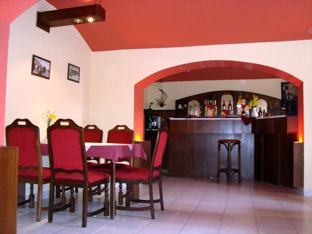 Hotel Jaro Мельник Екстер'єр фото
