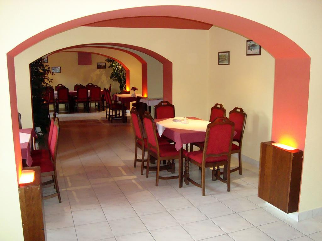 Hotel Jaro Мельник Екстер'єр фото