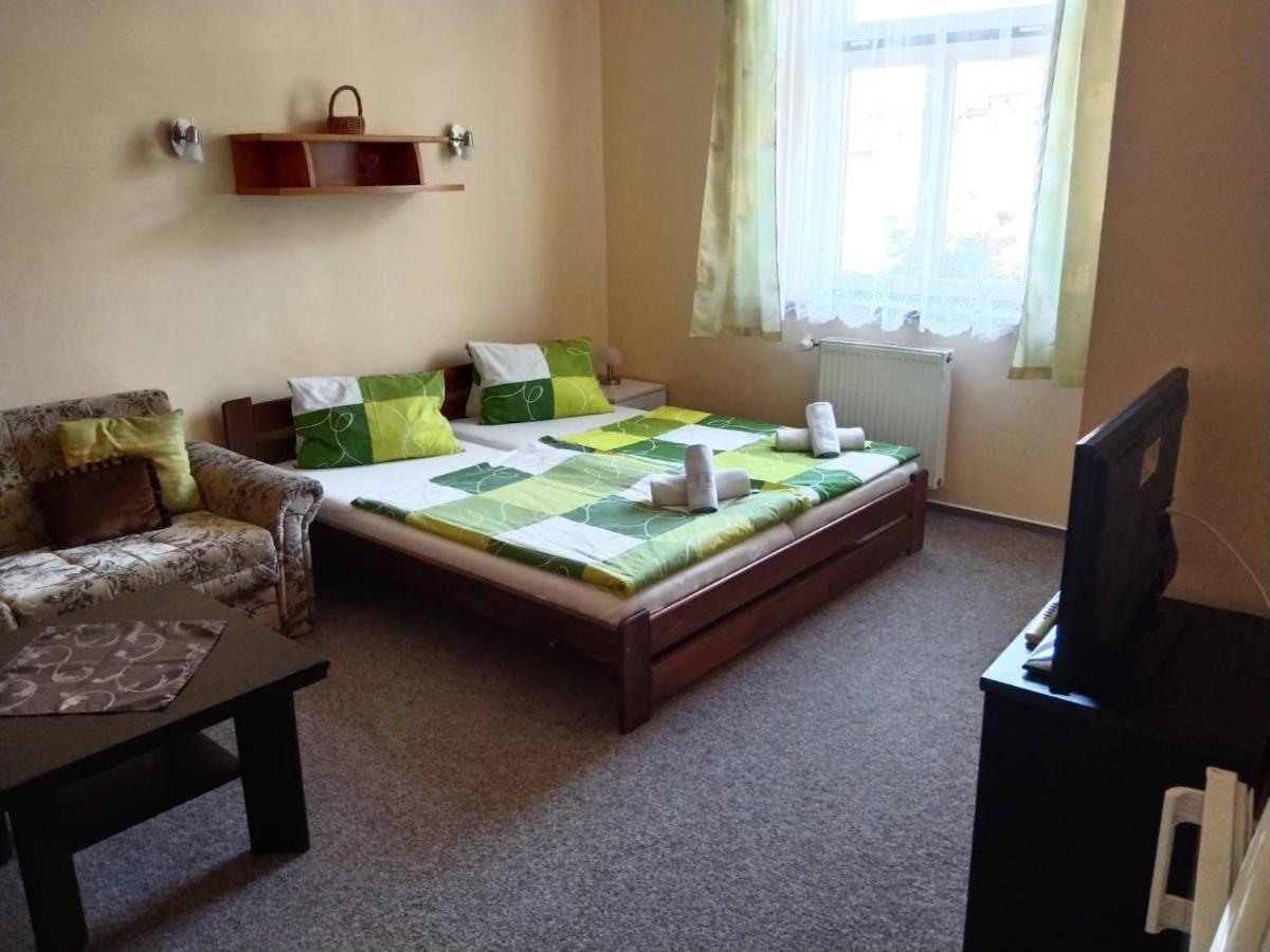 Hotel Jaro Мельник Екстер'єр фото