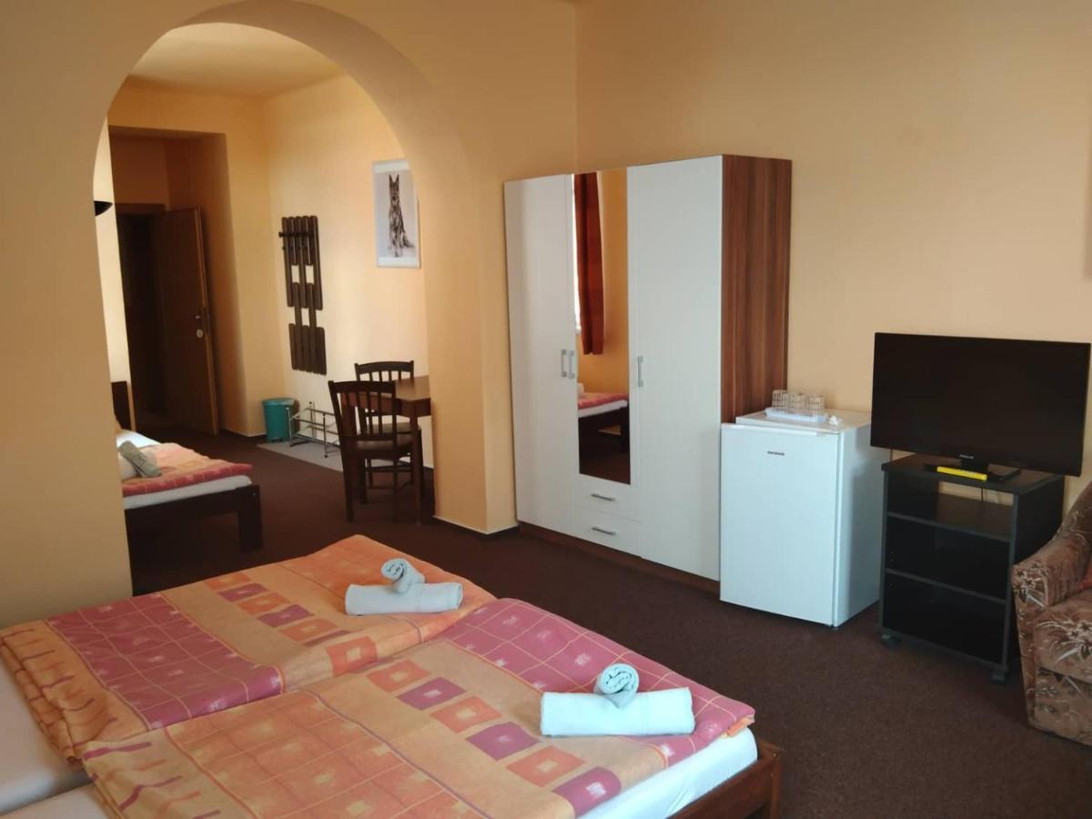 Hotel Jaro Мельник Екстер'єр фото