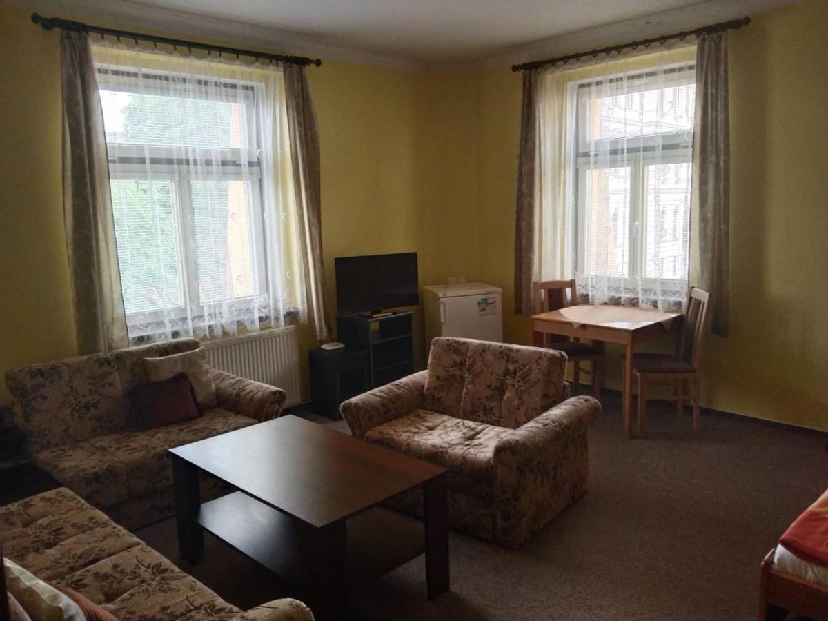 Hotel Jaro Мельник Екстер'єр фото