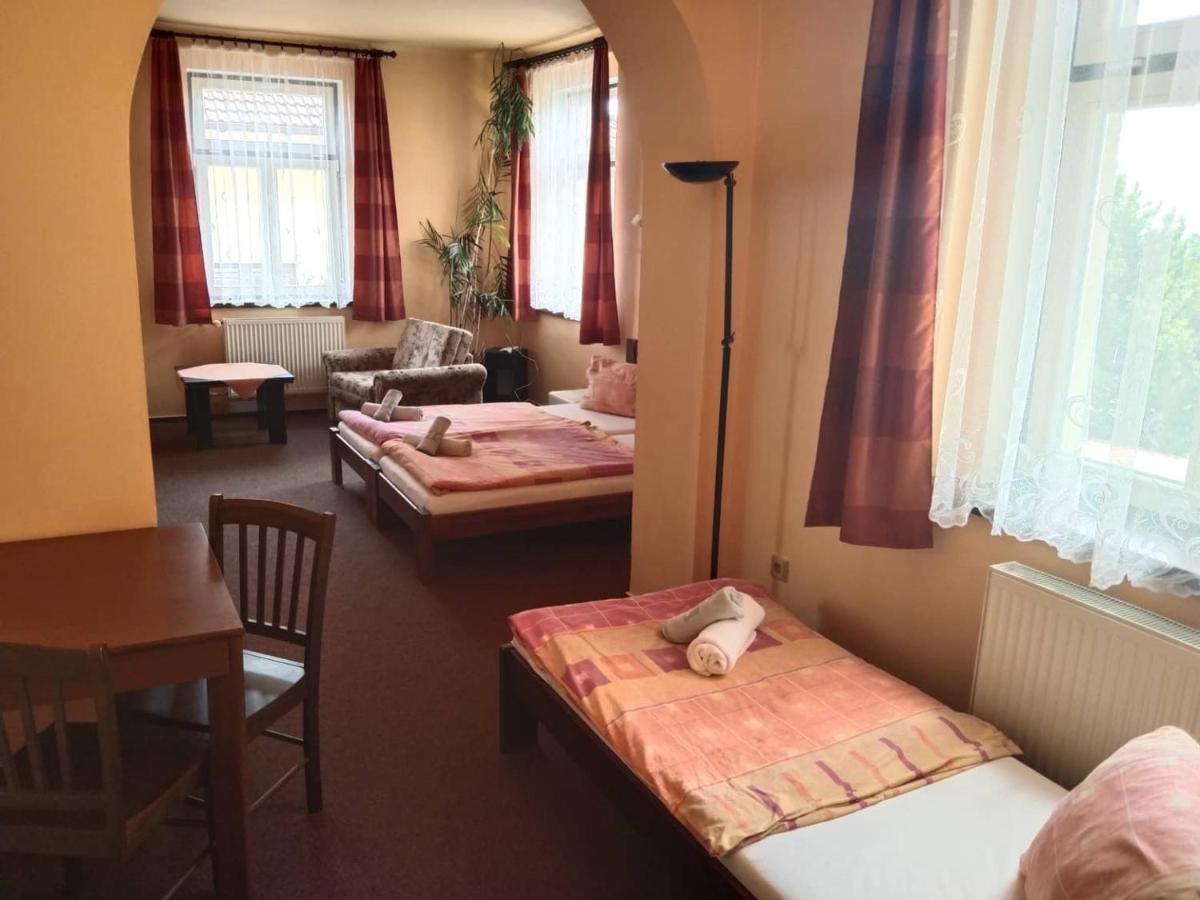 Hotel Jaro Мельник Екстер'єр фото