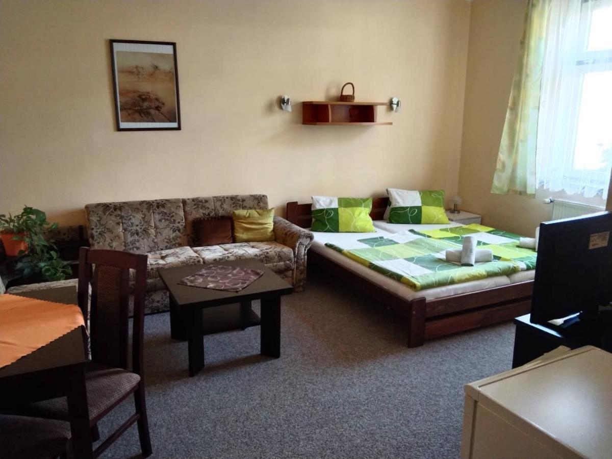 Hotel Jaro Мельник Екстер'єр фото
